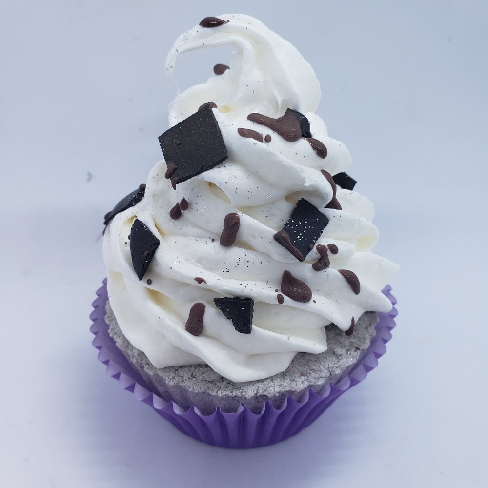 Cupcake Bathbomb w/ Soapy Frosting (1)